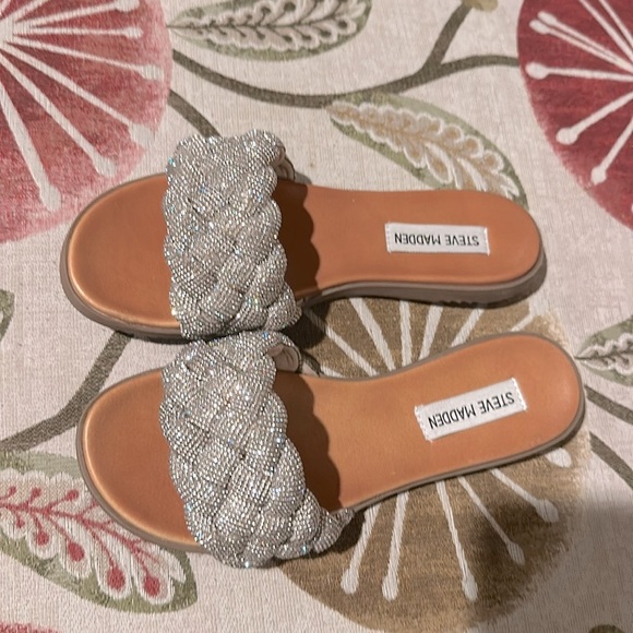 🤪SOLD 🤪Steve Madden Rhinestone Sandal Size 6 - Picture 2 of 13